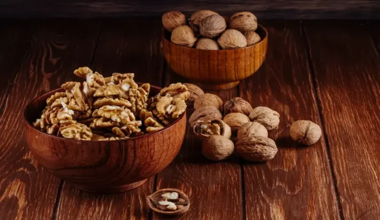 Walnut Benefits Nutrition Facts & Daily Health Boost