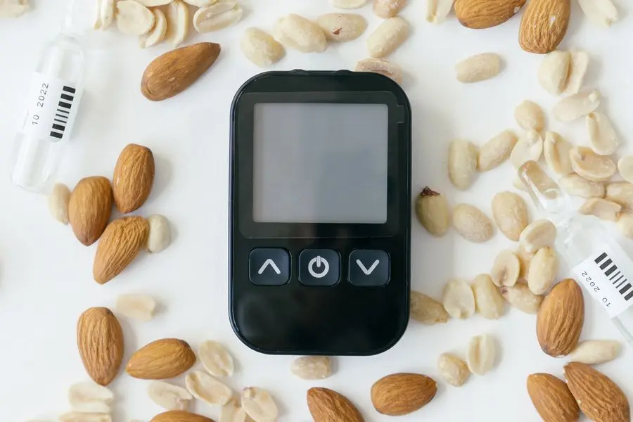 Almonds vs Peanuts – Which One Is Healthier