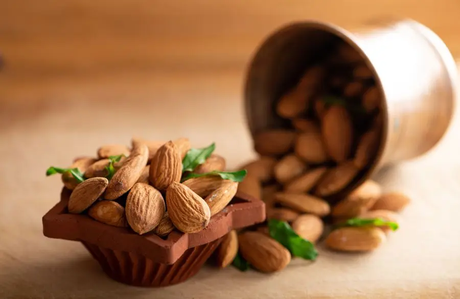 Benefits and Uses of Almonds